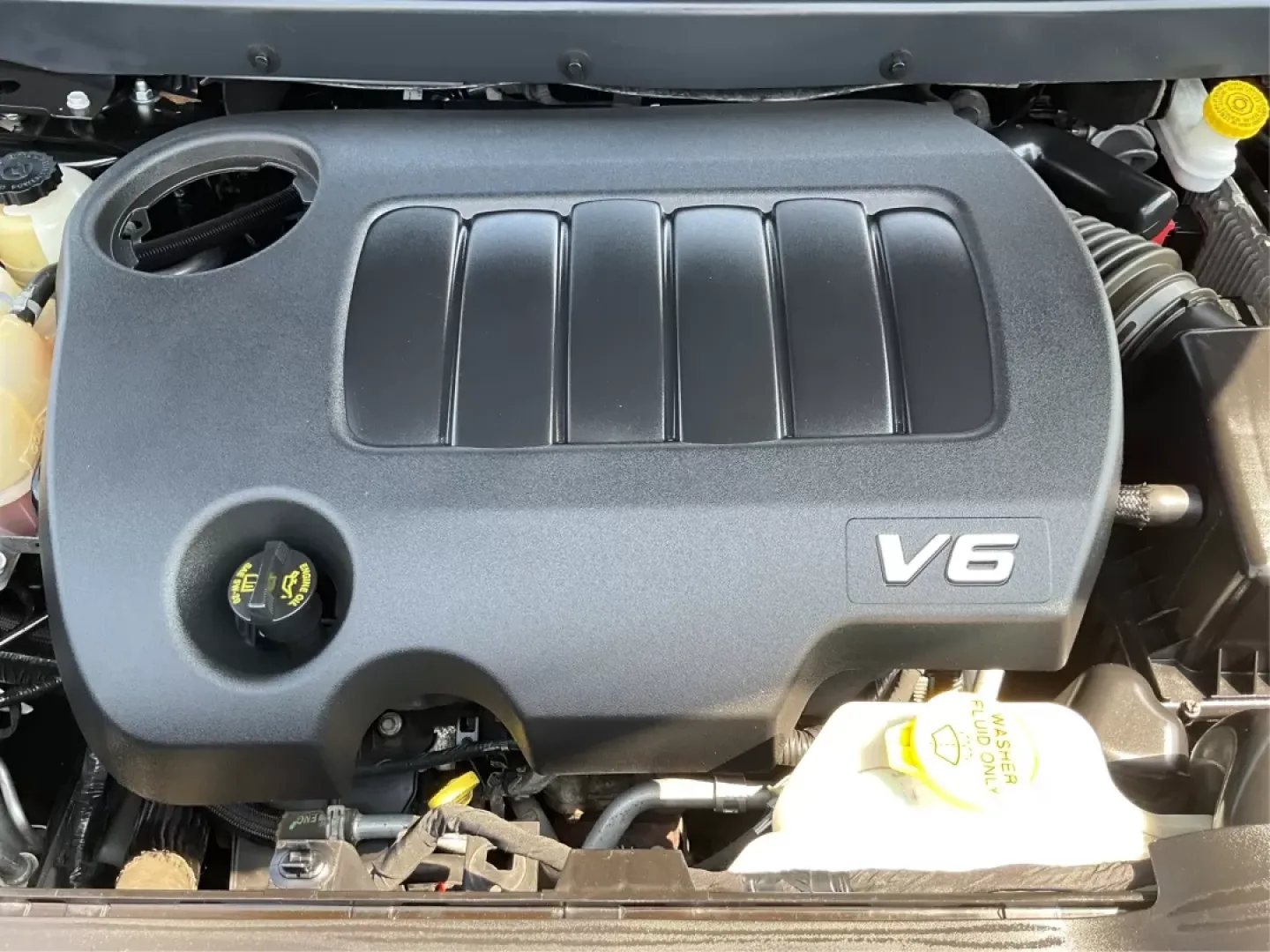 2018 Dodge Journey Crossroad AWD (3C4PDDGG7JT) with an Pentastar 3.6L V-6 DOHC engine, located at 1230 East Main St, Xenia, OH, 45385, (937) 908-9800, 39.688042, -83.910538 - **Discover Adventure in the 2018 Dodge Journey Crossroad AWD at Advantage Car and Credit!**<br /> <br /> Are you ready to elevate your lifestyle with a versatile SUV that can handle your family's adventures and daily commutes? Look no further than the stunning 2018 Dodge Journey Crossroad AWD, avail - Photo#11