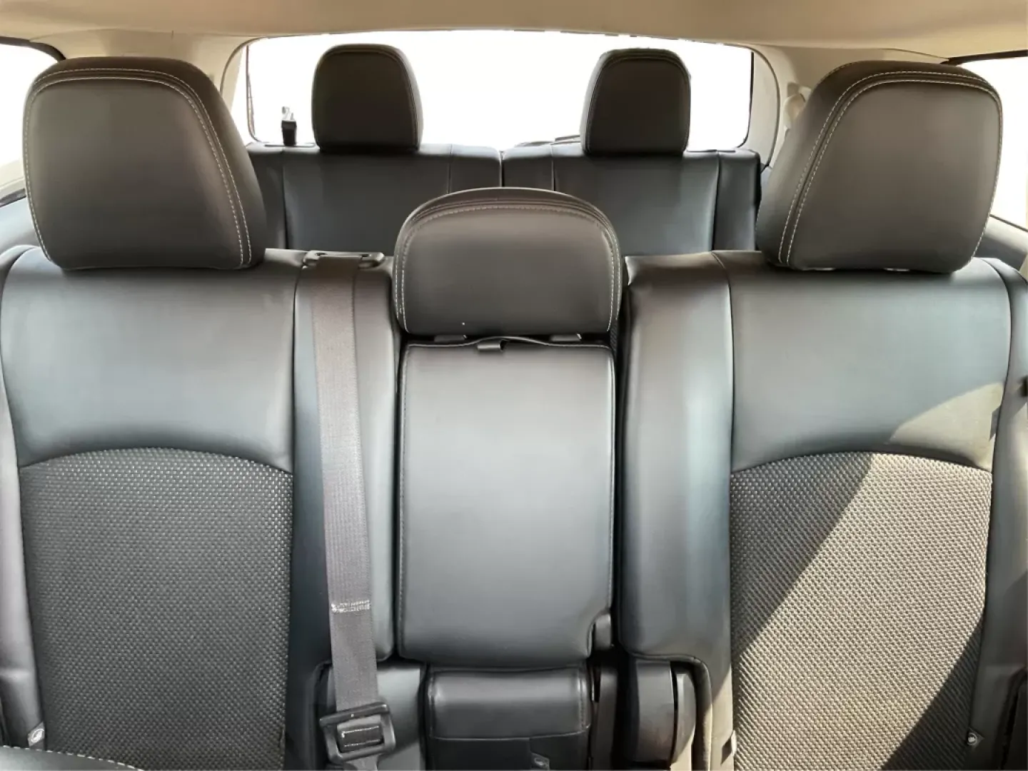 2018 Dodge Journey Crossroad AWD (3C4PDDGG7JT) with an Pentastar 3.6L V-6 DOHC engine, located at 1230 East Main St, Xenia, OH, 45385, (937) 908-9800, 39.688042, -83.910538 - **Discover Adventure in the 2018 Dodge Journey Crossroad AWD at Advantage Car and Credit!**<br /> <br /> Are you ready to elevate your lifestyle with a versatile SUV that can handle your family's adventures and daily commutes? Look no further than the stunning 2018 Dodge Journey Crossroad AWD, avail - Photo#14