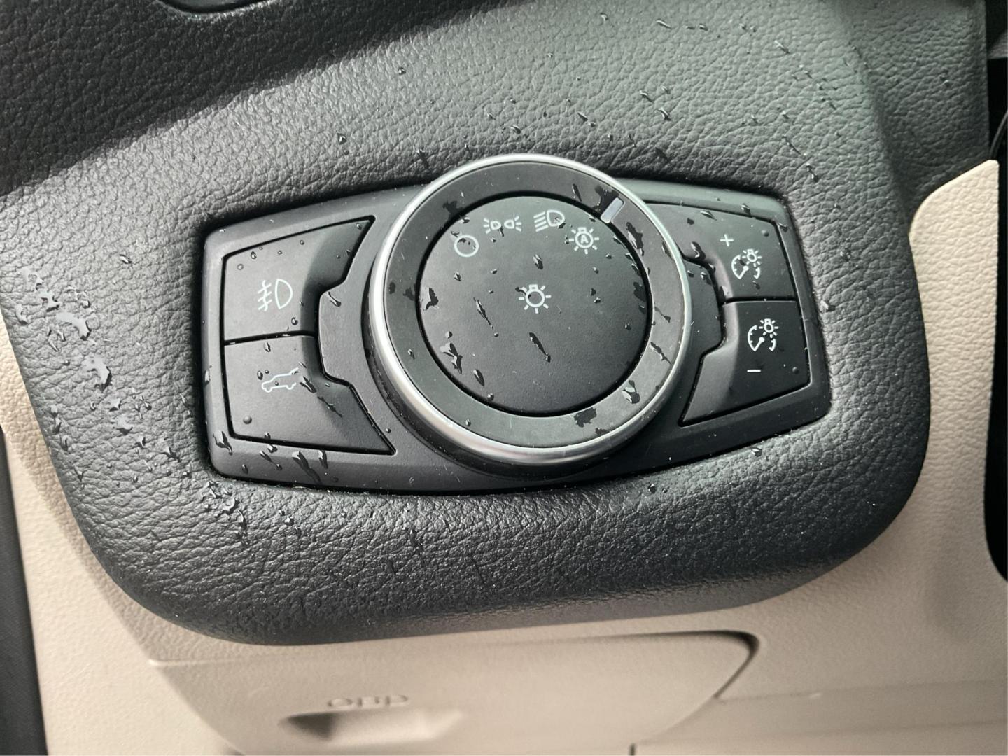 2018 Ford Escape SE (1FMCU0GD0JU) with an Other engine, located at 880 E. National Road, OH, 45377, (937) 908-9800, 39.891918, -84.183975 - Photo#16