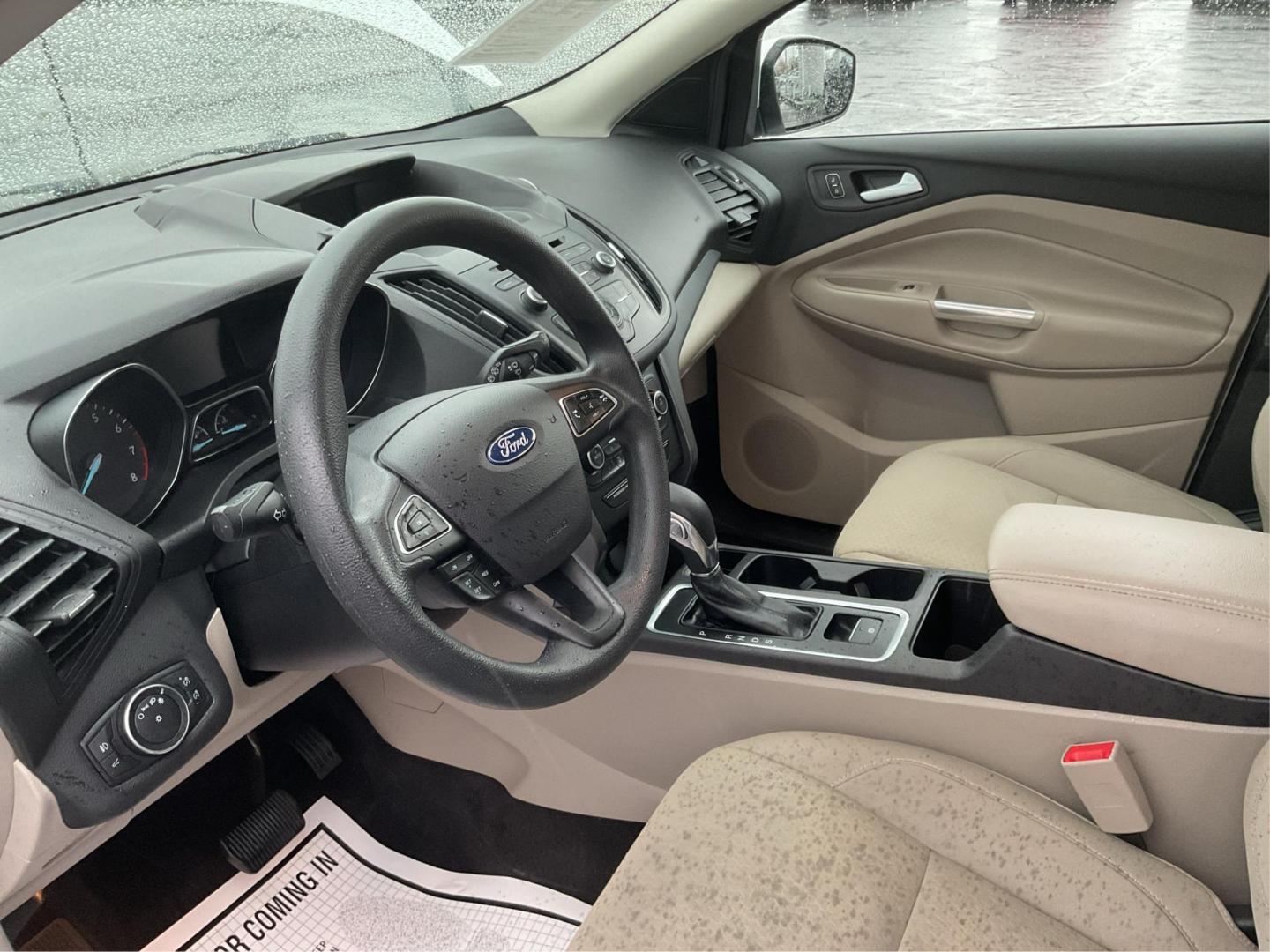 2018 Ford Escape SE (1FMCU0GD0JU) with an Other engine, located at 880 E. National Road, OH, 45377, (937) 908-9800, 39.891918, -84.183975 - Photo#8