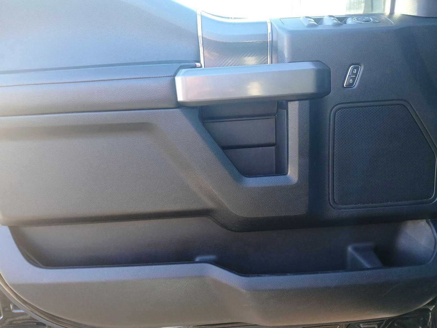 2018 Ford F-150 XL SuperCrew 5.5-ft. Bed 4WD (1FTFW1E53JF) with an 5.0L V8 OHV 16V engine, 6-Speed Automatic transmission, located at 1099 N County Rd 25A , Troy, OH, 45373, (937) 908-9800, 40.057041, -84.215462 - Photo#17