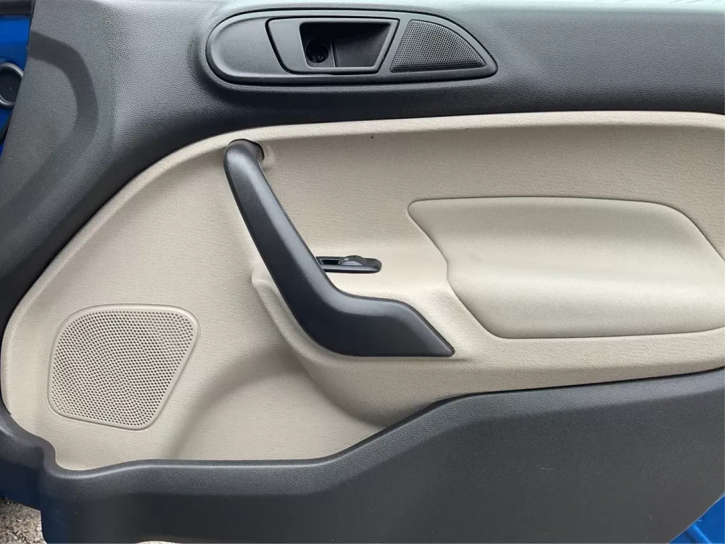2018 Ford Fiesta SE (3FADP4EJ2JM) with an 1.6L I-4 DOHC engine, located at 8750 N County Rd 25A, Piqua, OH, 45356, (937) 908-9800, 40.164391, -84.232513 - Photo#18