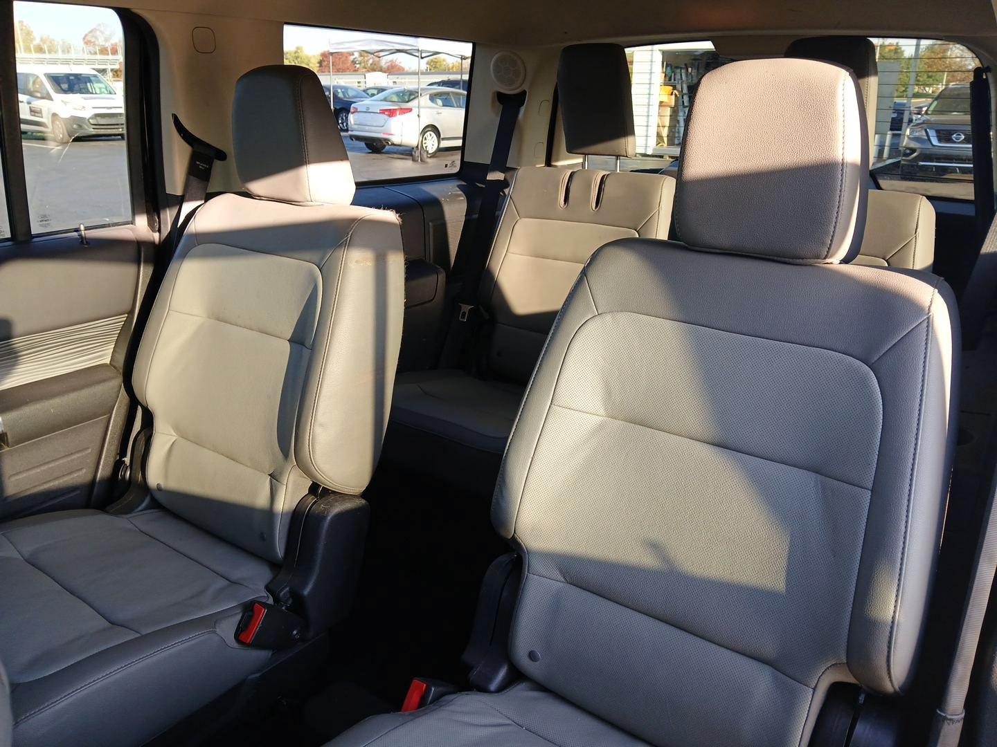 2018 Ford Flex Limited AWD (2FMHK6D8XJB) with an 3.5L V6 DOHC 24V engine, 6-Speed Automatic Overdrive transmission, located at 401 Woodman Dr, Riverside, OH, 45431, (937) 908-9800, 39.761024, -84.120956 - Photo#9