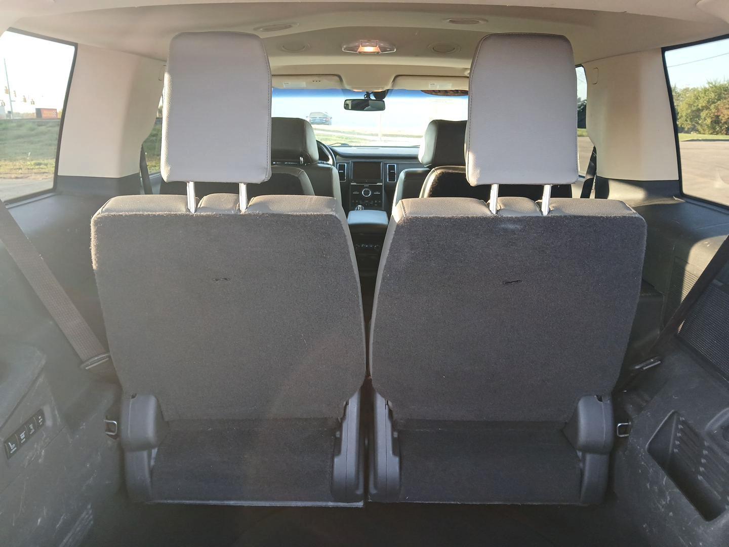 2018 Ford Flex Limited AWD (2FMHK6D8XJB) with an 3.5L V6 DOHC 24V engine, 6-Speed Automatic Overdrive transmission, located at 401 Woodman Dr, Riverside, OH, 45431, (937) 908-9800, 39.761024, -84.120956 - Photo#11