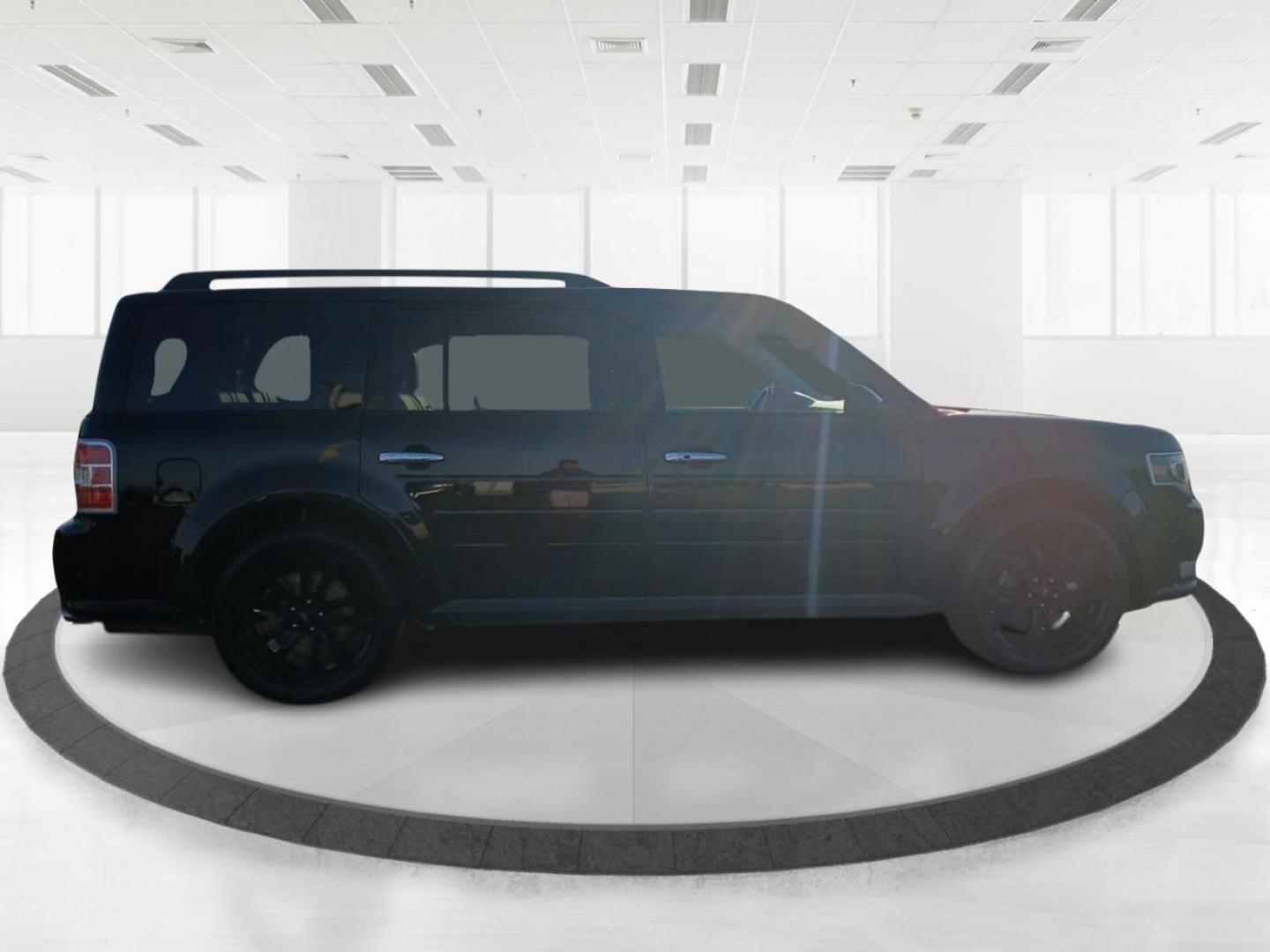 2018 Ford Flex Limited AWD (2FMHK6D8XJB) with an 3.5L V6 DOHC 24V engine, 6-Speed Automatic Overdrive transmission, located at 401 Woodman Dr, Riverside, OH, 45431, (937) 908-9800, 39.761024, -84.120956 - Photo#1