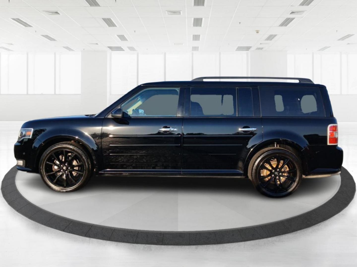 2018 Ford Flex Limited AWD (2FMHK6D8XJB) with an 3.5L V6 DOHC 24V engine, 6-Speed Automatic Overdrive transmission, located at 401 Woodman Dr, Riverside, OH, 45431, (937) 908-9800, 39.761024, -84.120956 - Photo#5