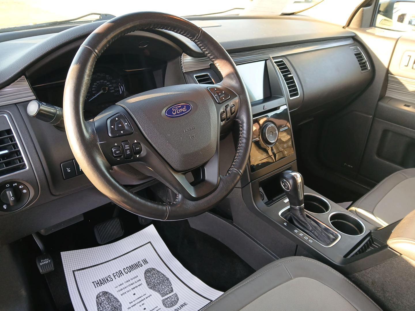 2018 Ford Flex Limited AWD (2FMHK6D8XJB) with an 3.5L V6 DOHC 24V engine, 6-Speed Automatic Overdrive transmission, located at 401 Woodman Dr, Riverside, OH, 45431, (937) 908-9800, 39.761024, -84.120956 - Photo#8