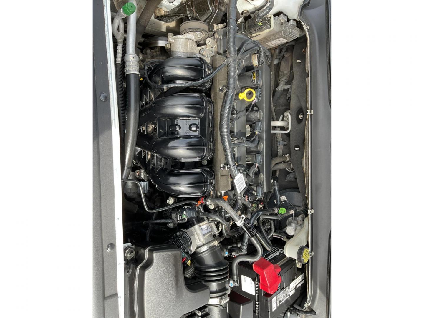 2018 Ford Fusion SE (3FA6P0H79JR) with an Duratec 2.5L I-4 DOHC engine, located at 880 E. National Road, OH, 45377, (937) 908-9800, 39.891918, -84.183975 - Photo#10