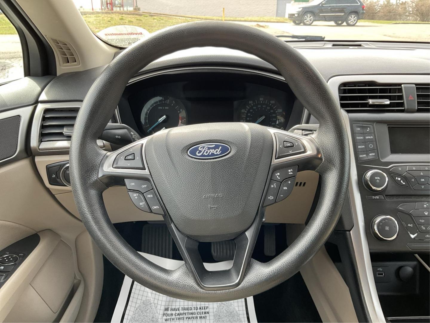 2018 Ford Fusion SE (3FA6P0H79JR) with an Duratec 2.5L I-4 DOHC engine, located at 880 E. National Road, OH, 45377, (937) 908-9800, 39.891918, -84.183975 - Photo#15