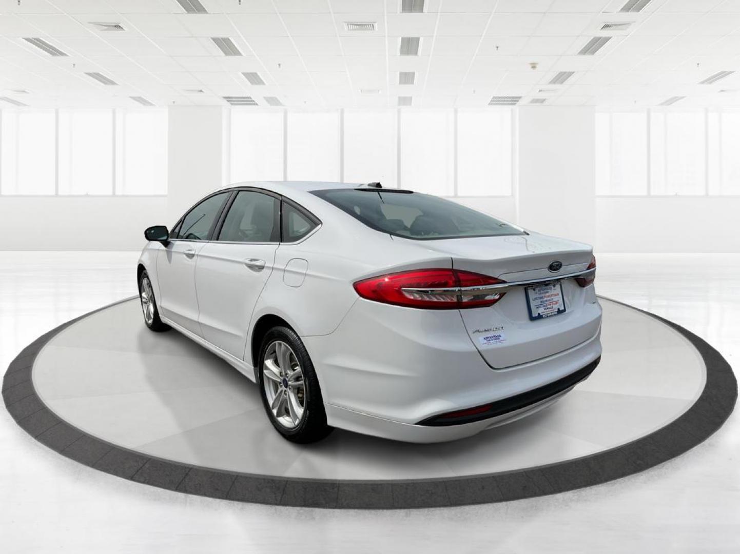 2018 Ford Fusion SE (3FA6P0H79JR) with an Duratec 2.5L I-4 DOHC engine, located at 880 E. National Road, OH, 45377, (937) 908-9800, 39.891918, -84.183975 - Photo#4