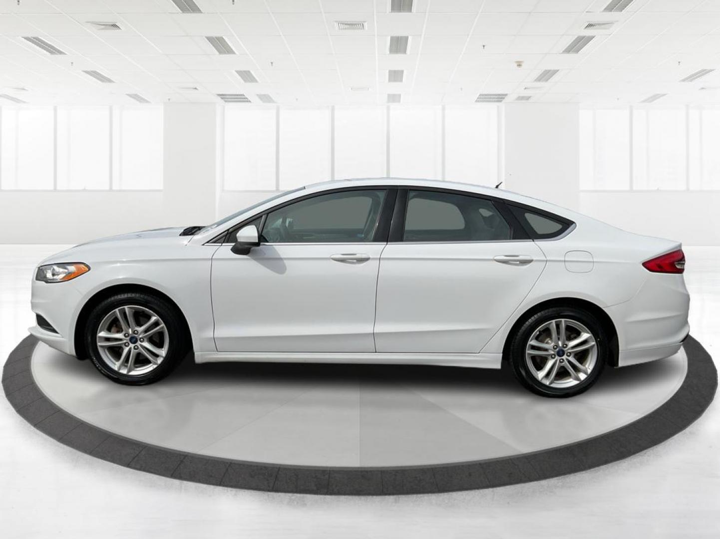 2018 Ford Fusion SE (3FA6P0H79JR) with an Duratec 2.5L I-4 DOHC engine, located at 880 E. National Road, OH, 45377, (937) 908-9800, 39.891918, -84.183975 - Photo#5