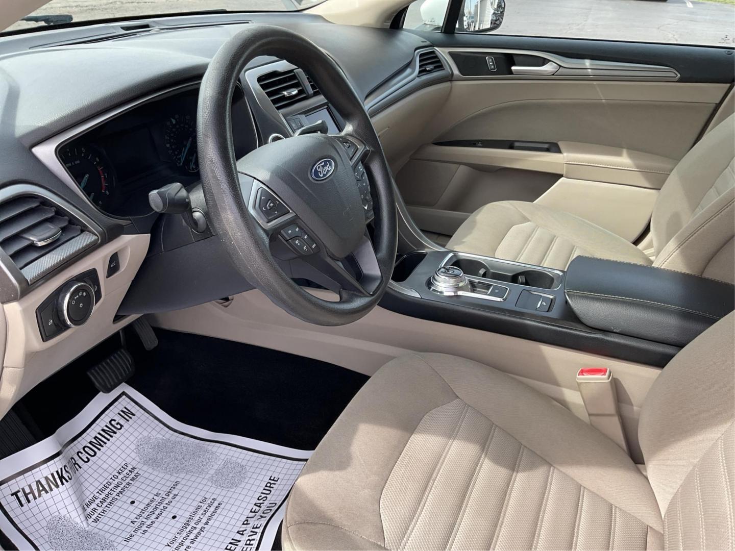 2018 Ford Fusion SE (3FA6P0H79JR) with an Duratec 2.5L I-4 DOHC engine, located at 880 E. National Road, OH, 45377, (937) 908-9800, 39.891918, -84.183975 - Photo#8
