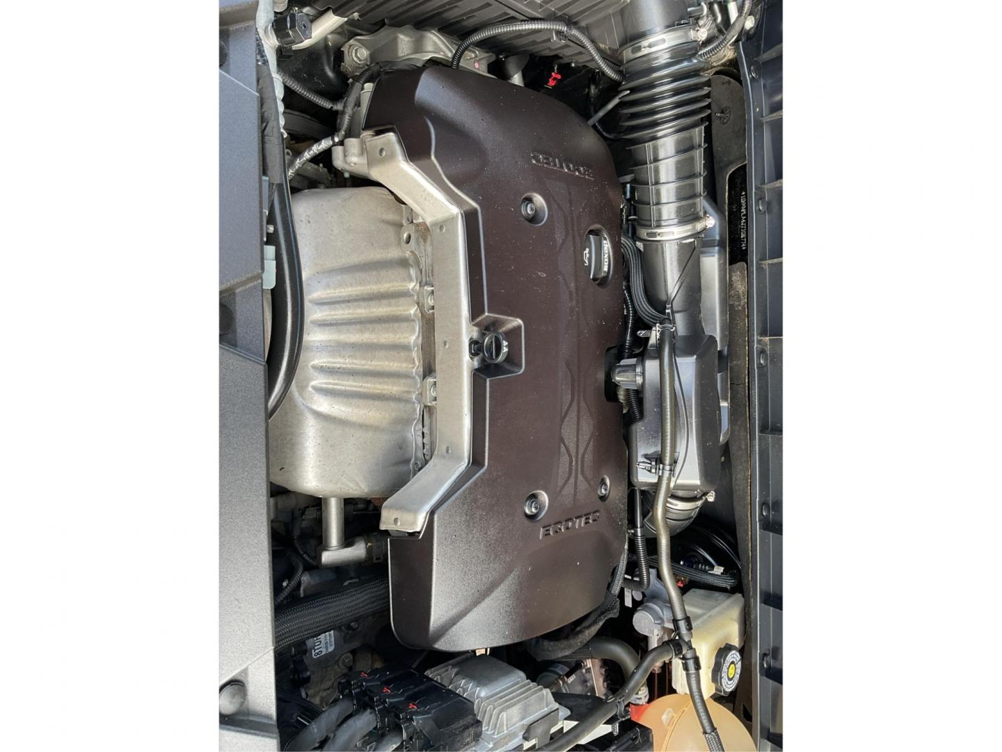 2018 GMC Acadia SLT-1 (1GKKNMLA4JZ) with an 2.5L I-4 gasoline direct injection engine, located at 880 E. National Road, OH, 45377, (937) 908-9800, 39.891918, -84.183975 - Photo#10