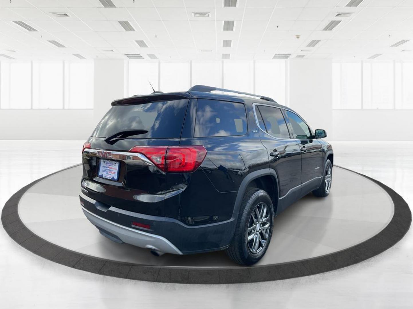 2018 GMC Acadia SLT-1 (1GKKNMLA4JZ) with an 2.5L I-4 gasoline direct injection engine, located at 880 E. National Road, OH, 45377, (937) 908-9800, 39.891918, -84.183975 - Photo#2