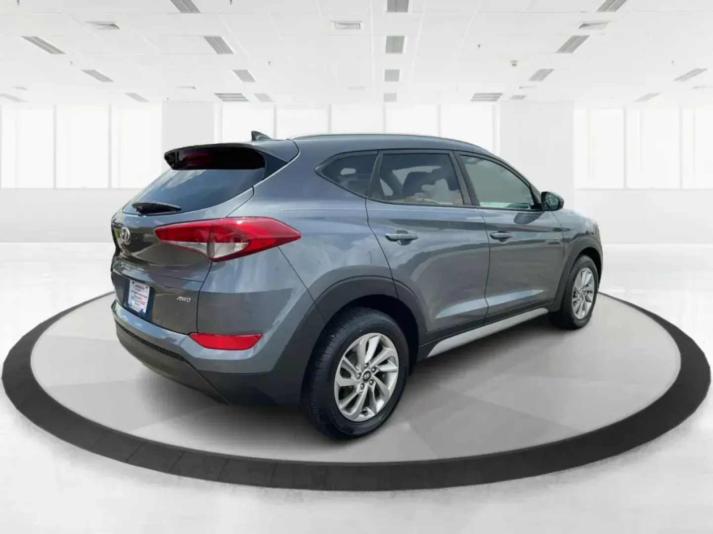 2018 Hyundai Tucson SEL (KM8J3CA44JU) with an Nu 2L I-4 gasoline direct injection engine, located at 4508 South Dixie Dr, Moraine, OH, 45439, (937) 908-9800, 39.807072, -84.031563 - Photo#2