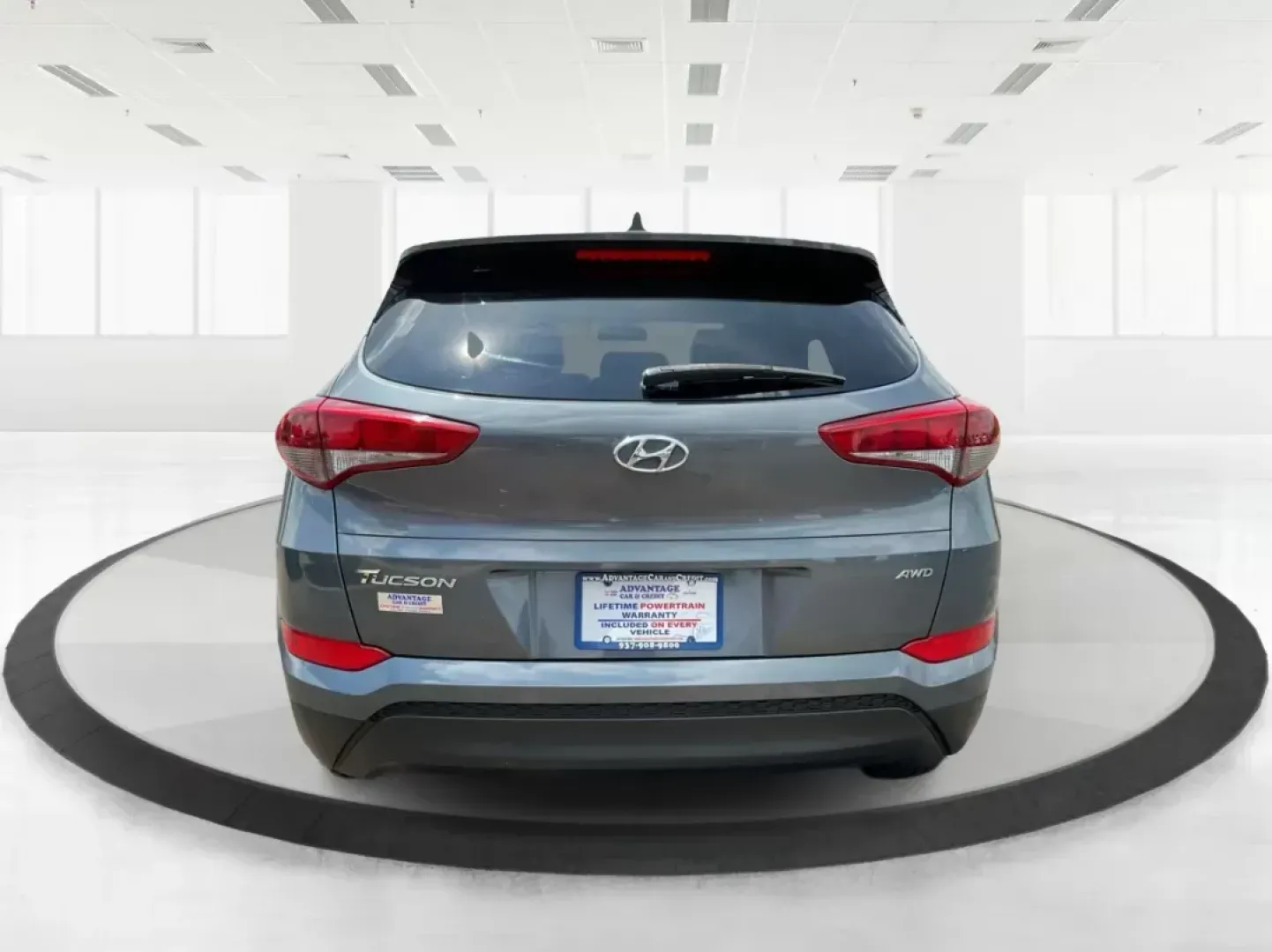 2018 Hyundai Tucson SEL (KM8J3CA44JU) with an Nu 2L I-4 gasoline direct injection engine, located at 4508 South Dixie Dr, Moraine, OH, 45439, (937) 908-9800, 39.807072, -84.031563 - Photo#3