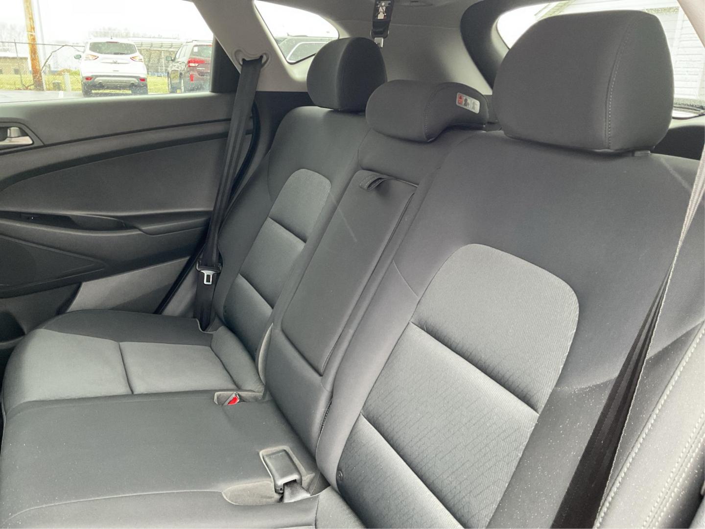 2018 Hyundai Tucson SE (KM8J2CA4XJU) with an Nu 2L I-4 gasoline direct injection engine, located at 4508 South Dixie Dr, Moraine, OH, 45439, (937) 908-9800, 39.807072, -84.031563 - Photo#9