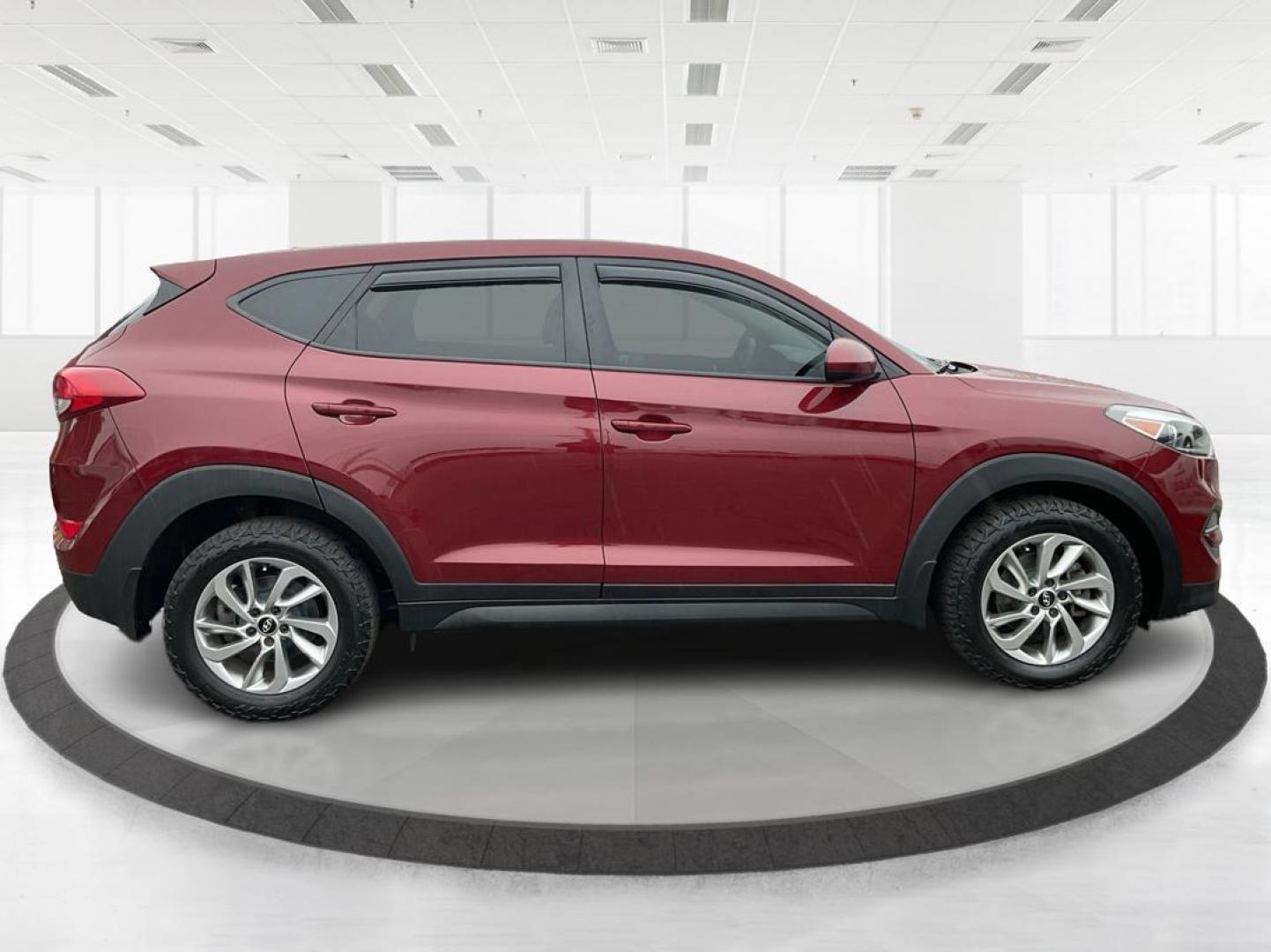2018 Hyundai Tucson SE (KM8J2CA4XJU) with an Nu 2L I-4 gasoline direct injection engine, located at 4508 South Dixie Dr, Moraine, OH, 45439, (937) 908-9800, 39.807072, -84.031563 - Photo#1