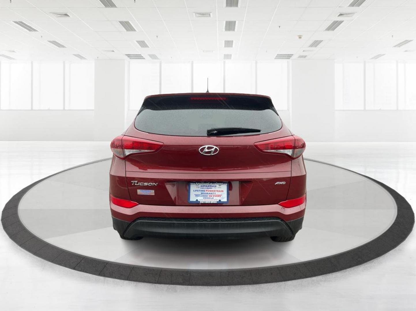 2018 Hyundai Tucson SE (KM8J2CA4XJU) with an Nu 2L I-4 gasoline direct injection engine, located at 4508 South Dixie Dr, Moraine, OH, 45439, (937) 908-9800, 39.807072, -84.031563 - Photo#3