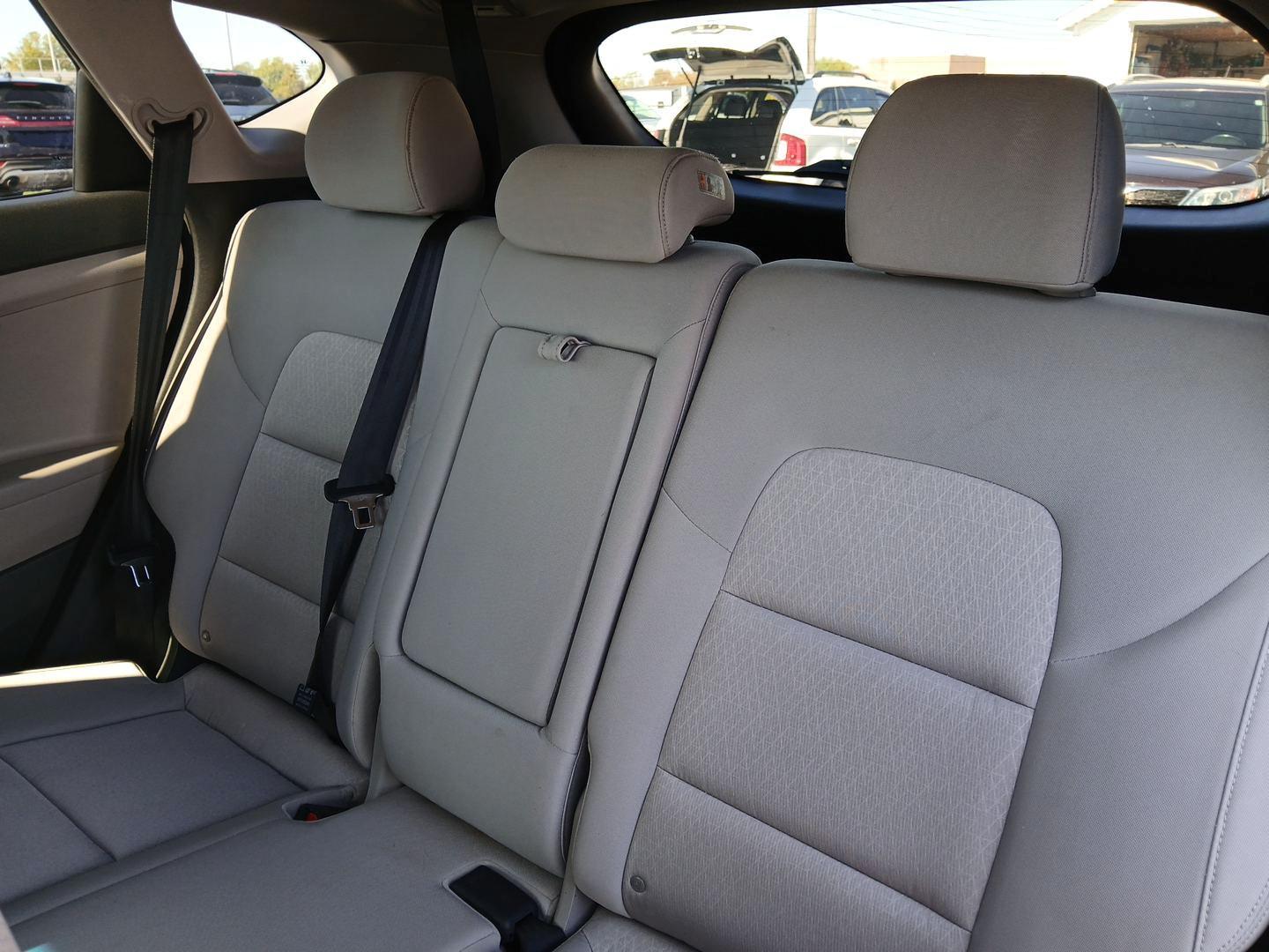2018 Hyundai Tucson SEL AWD (KM8J3CA49JU) with an 2.0L L4 DOHC 16V engine, 6-Speed Automatic transmission, located at 1099 N County Rd 25A , Troy, OH, 45373, (937) 908-9800, 40.057041, -84.215462 - Photo#9
