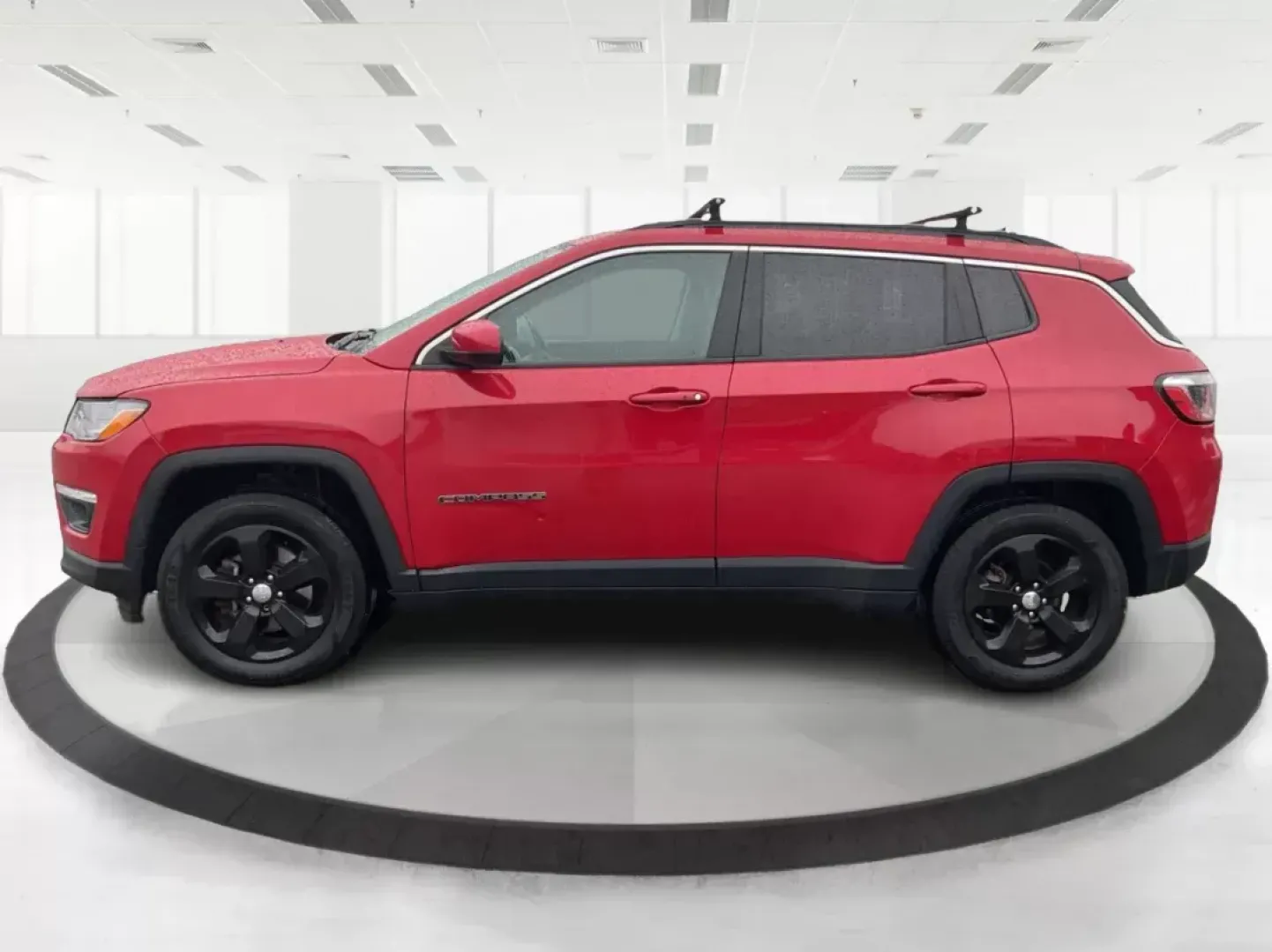 2018 Jeep Compass Latitude 4x4 (3C4NJDBB1JT) with an Other engine, located at 1230 East Main St, Xenia, OH, 45385, (937) 908-9800, 39.688042, -83.910538 - Photo#3
