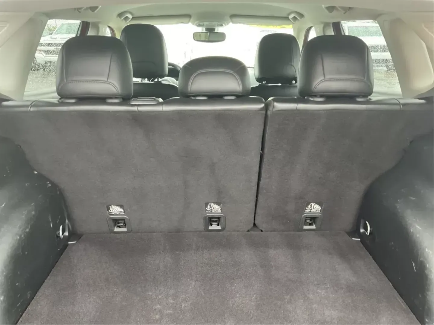 2018 Jeep Compass Latitude 4x4 (3C4NJDBB1JT) with an Other engine, located at 1230 East Main St, Xenia, OH, 45385, (937) 908-9800, 39.688042, -83.910538 - Photo#10