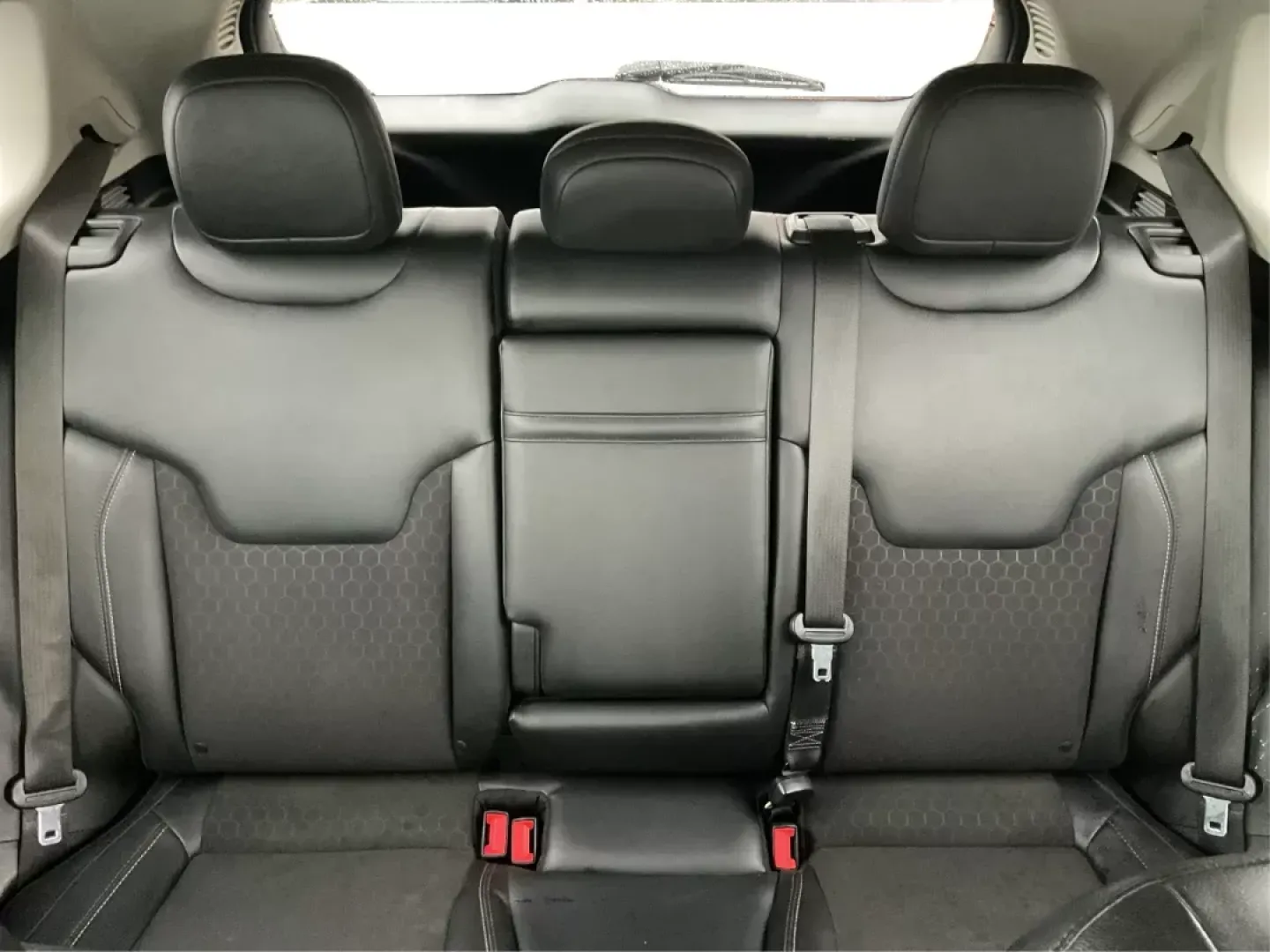 2018 Jeep Compass Latitude 4x4 (3C4NJDBB1JT) with an Other engine, located at 1230 East Main St, Xenia, OH, 45385, (937) 908-9800, 39.688042, -83.910538 - Photo#12