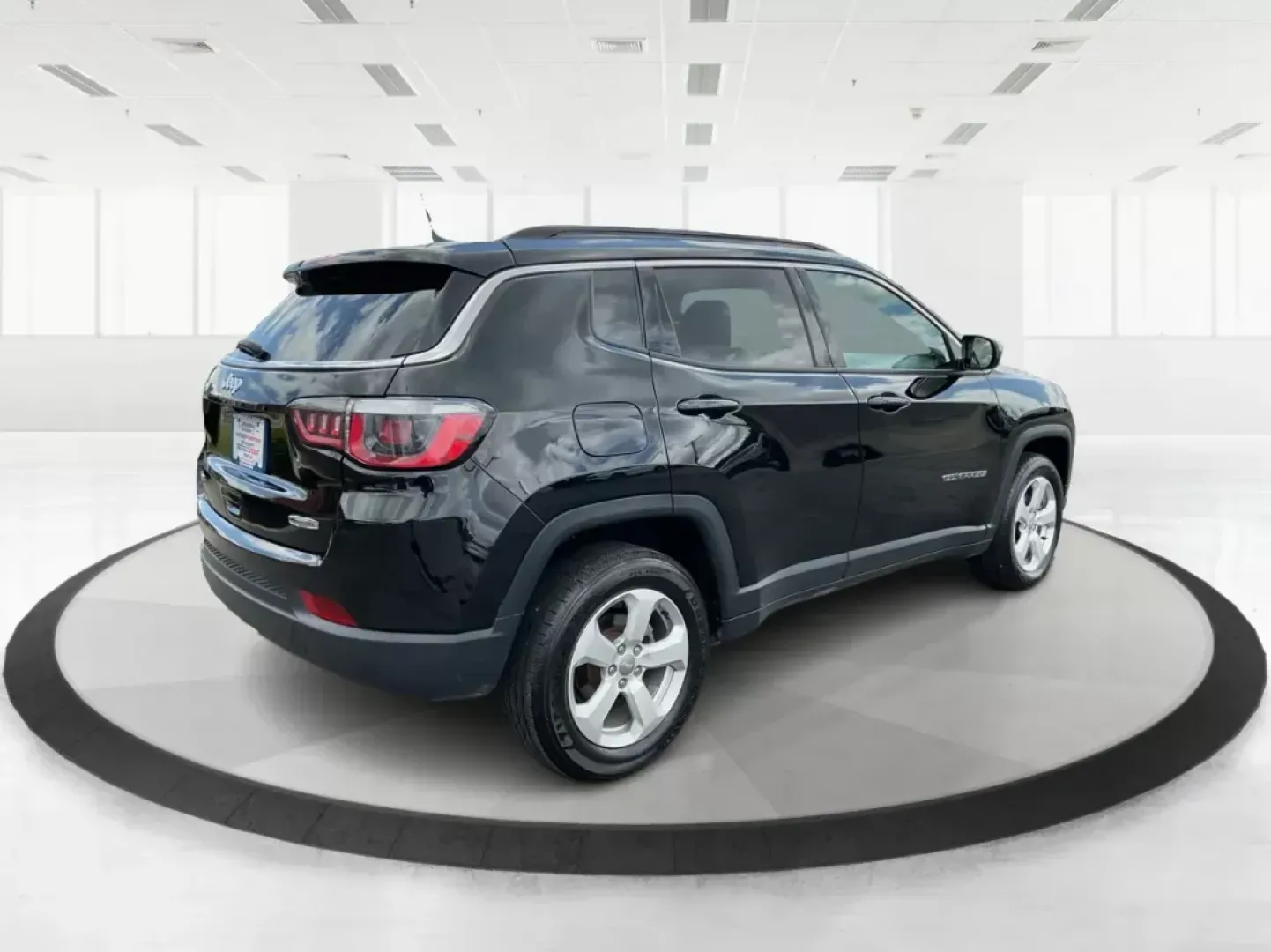 2018 Jeep Compass Latitude 4x4 (3C4NJDBB6JT) with an Other engine, located at 880 E. National Road, OH, 45377, (937) 908-9800, 39.891918, -84.183975 - Photo#2
