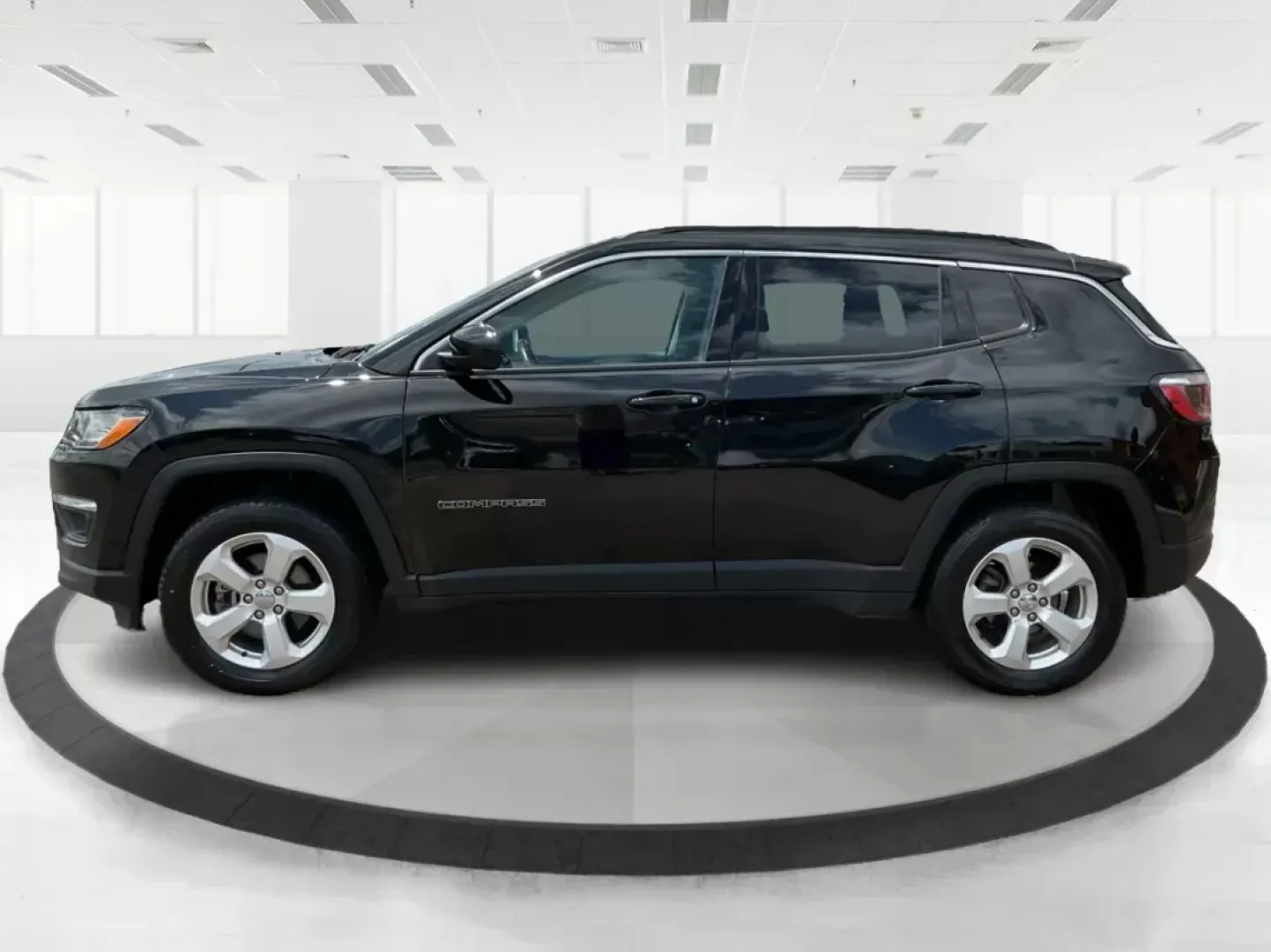 2018 Jeep Compass Latitude 4x4 (3C4NJDBB6JT) with an Other engine, located at 880 E. National Road, OH, 45377, (937) 908-9800, 39.891918, -84.183975 - Photo#5