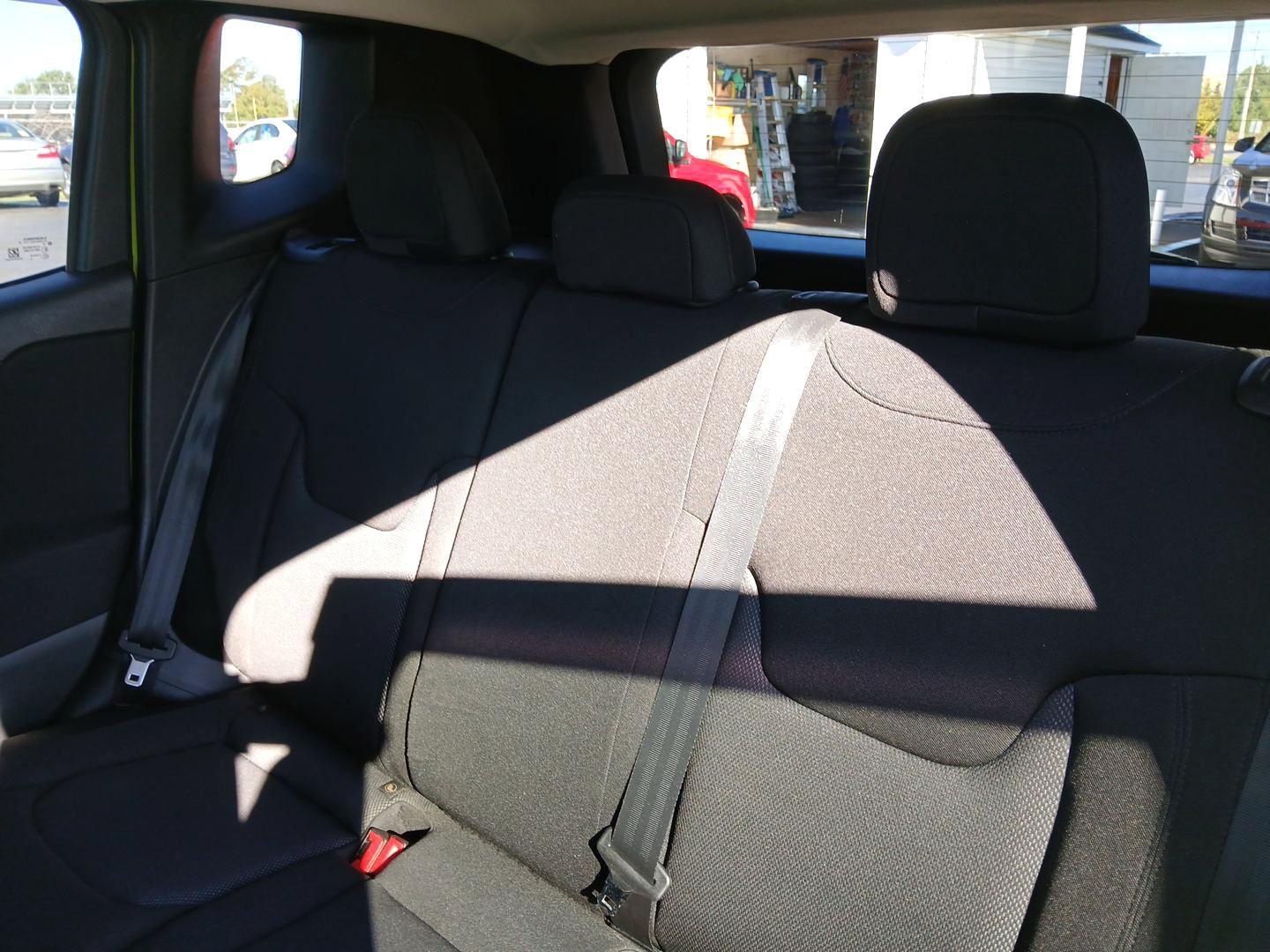 2018 Jeep Renegade Sport 4WD (ZACCJBAB7JP) with an 2.4L L4 DOHC 16V engine, Automatic transmission, located at 1230 East Main St, Xenia, OH, 45385, (937) 908-9800, 39.688042, -83.910538 - Photo#8