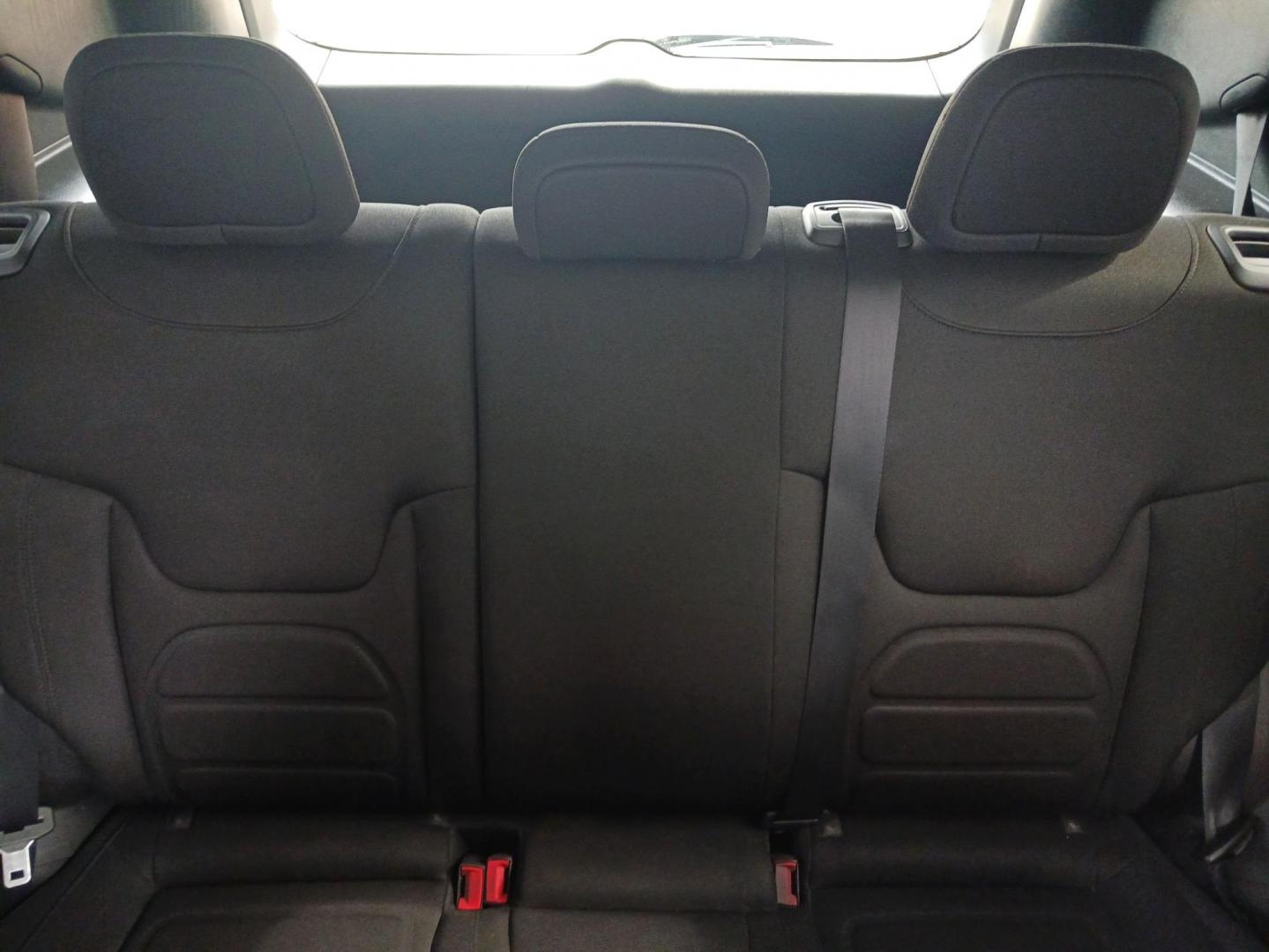 2018 /Black, premium cloth Jeep Renegade Latitude 4WD (ZACCJBBB6JP) with an 2.4L L4 DOHC 16V engine, Automatic transmission, located at 880 E. National Road, OH, 45377, (937) 908-9800, 39.891918, -84.183975 - Photo#12