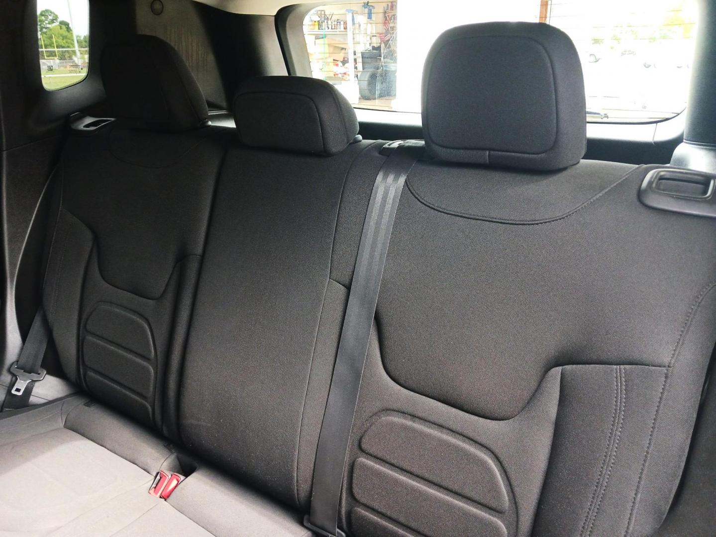 2018 /Black, premium cloth Jeep Renegade Latitude 4WD (ZACCJBBB6JP) with an 2.4L L4 DOHC 16V engine, Automatic transmission, located at 880 E. National Road, OH, 45377, (937) 908-9800, 39.891918, -84.183975 - Photo#8