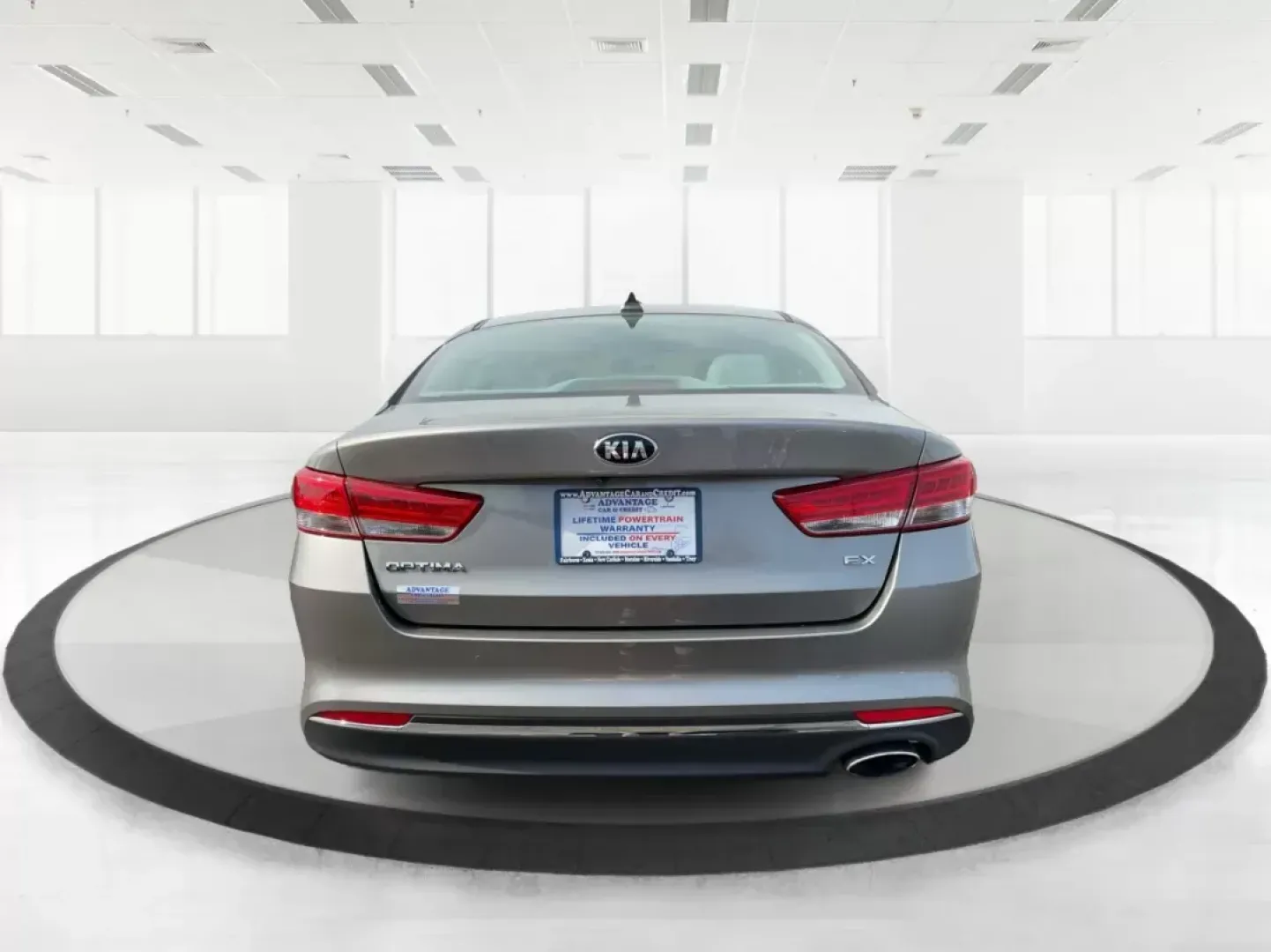 2018 Kia Optima EX (5XXGU4L36JG) with an Theta II 2.4L I-4 gasoline direct injection engine, located at 1951 S Dayton Lakeview Rd., New Carlisle, OH, 45344, (937) 908-9800, 39.890999, -84.050255 - Photo#2