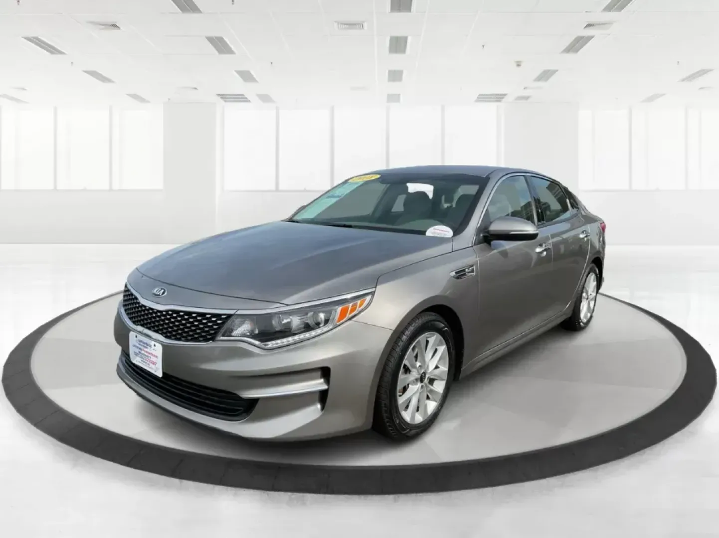 2018 Kia Optima EX (5XXGU4L36JG) with an Theta II 2.4L I-4 gasoline direct injection engine, located at 1951 S Dayton Lakeview Rd., New Carlisle, OH, 45344, (937) 908-9800, 39.890999, -84.050255 - Photo#6