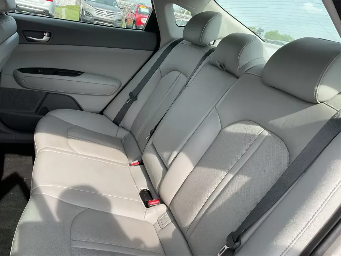 2018 Kia Optima EX (5XXGU4L36JG) with an Theta II 2.4L I-4 gasoline direct injection engine, located at 1951 S Dayton Lakeview Rd., New Carlisle, OH, 45344, (937) 908-9800, 39.890999, -84.050255 - Photo#8