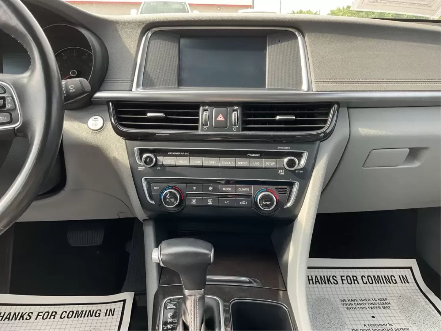 2018 Kia Optima EX (5XXGU4L36JG) with an Theta II 2.4L I-4 gasoline direct injection engine, located at 1951 S Dayton Lakeview Rd., New Carlisle, OH, 45344, (937) 908-9800, 39.890999, -84.050255 - Photo#11