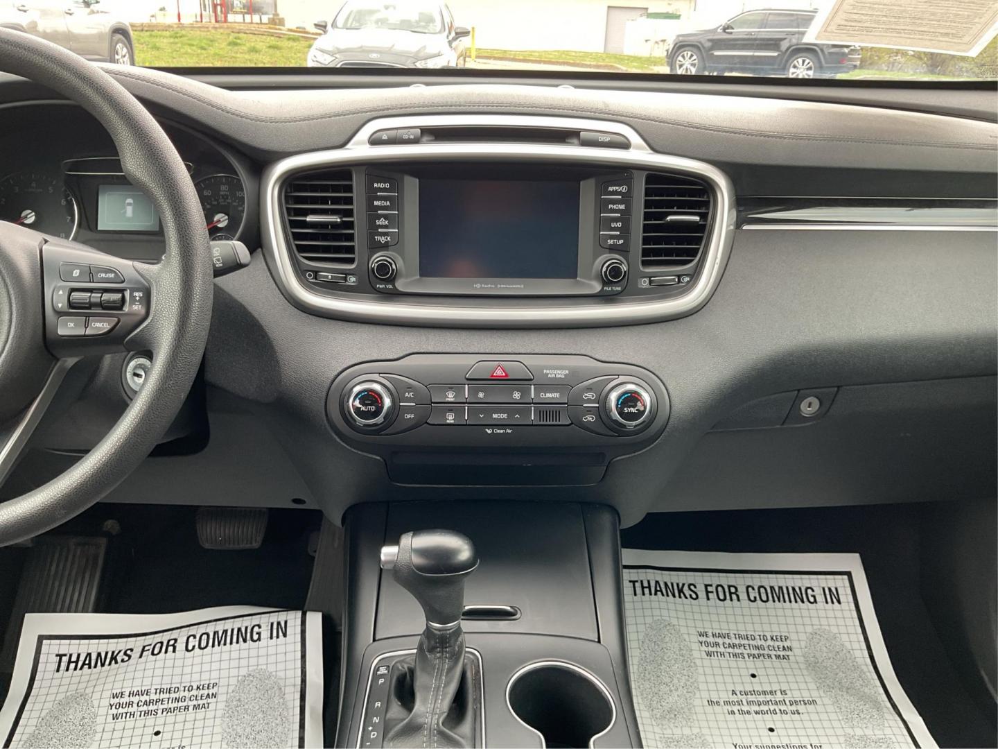 2018 Kia Sorento 2.4L LX (5XYPG4A38JG) with an 2.4L I-4 gasoline direct injection engine, located at 1184 Kauffman Ave, Fairborn, OH, 45324, (937) 908-9800, 39.807072, -84.031563 - Photo#12