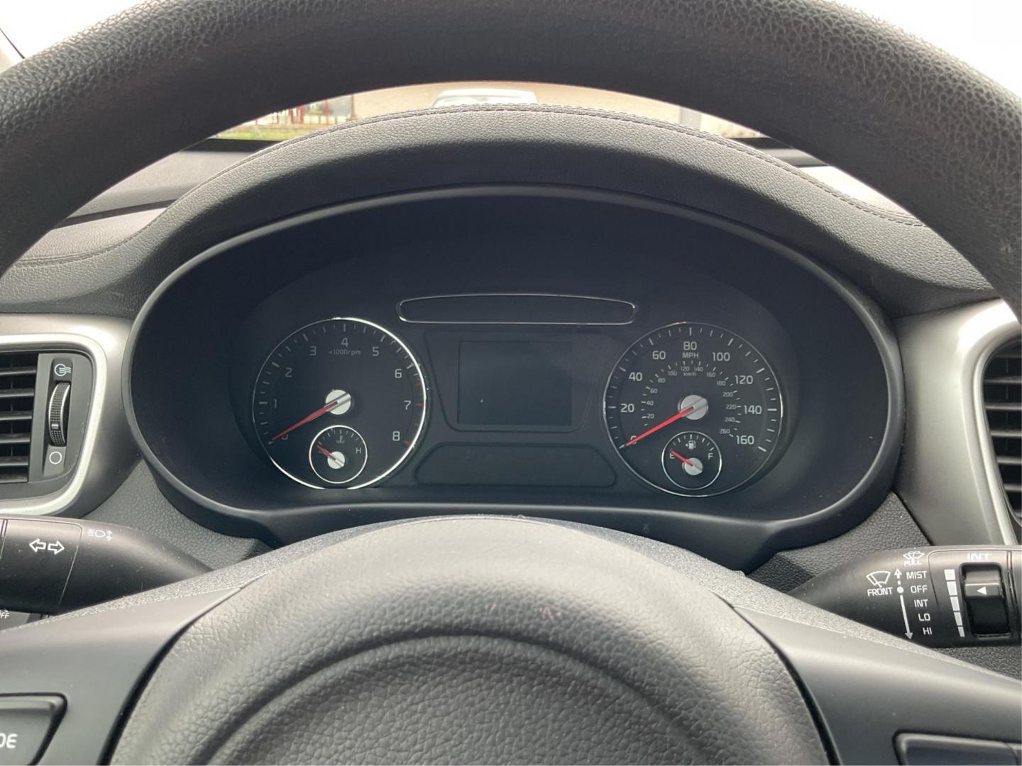 2018 Kia Sorento 2.4L LX (5XYPG4A38JG) with an 2.4L I-4 gasoline direct injection engine, located at 1184 Kauffman Ave, Fairborn, OH, 45324, (937) 908-9800, 39.807072, -84.031563 - Photo#14