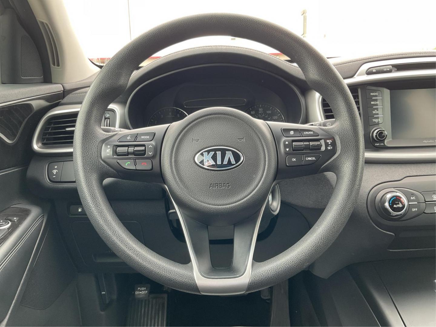 2018 Kia Sorento 2.4L LX (5XYPG4A38JG) with an 2.4L I-4 gasoline direct injection engine, located at 1184 Kauffman Ave, Fairborn, OH, 45324, (937) 908-9800, 39.807072, -84.031563 - Photo#15