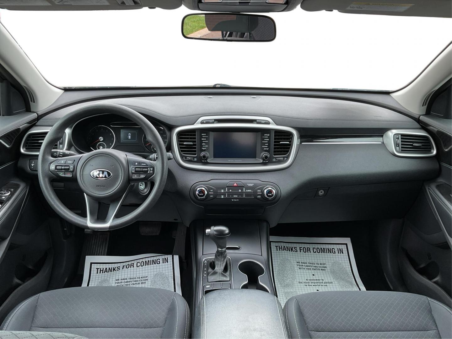 2018 Kia Sorento 2.4L LX (5XYPG4A38JG) with an 2.4L I-4 gasoline direct injection engine, located at 1184 Kauffman Ave, Fairborn, OH, 45324, (937) 908-9800, 39.807072, -84.031563 - Photo#18