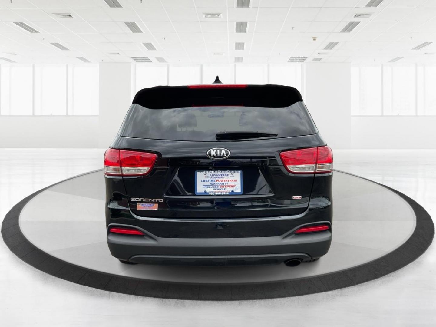 2018 Kia Sorento 2.4L LX (5XYPG4A38JG) with an 2.4L I-4 gasoline direct injection engine, located at 1184 Kauffman Ave, Fairborn, OH, 45324, (937) 908-9800, 39.807072, -84.031563 - Photo#3