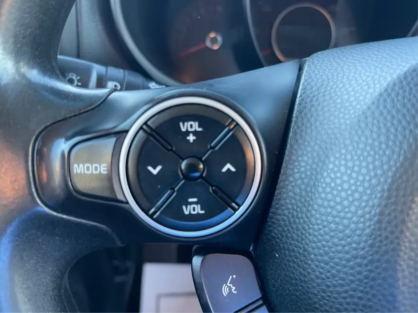 2018 Kia Soul Base 6A (KNDJN2A29J7) with an 1.6L L4 DOHC 16V engine, 6-Speed Automatic transmission, located at 8750 N County Rd 25A, Piqua, OH, 45356, (937) 908-9800, 40.164391, -84.232513 - Photo#7