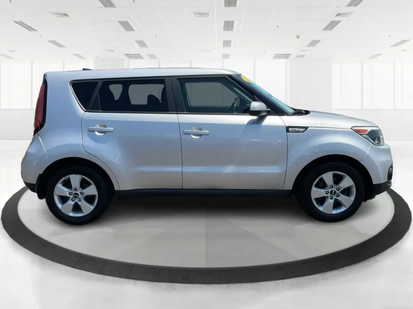 2018 Kia Soul Base 6A (KNDJN2A29J7) with an 1.6L L4 DOHC 16V engine, 6-Speed Automatic transmission, located at 8750 N County Rd 25A, Piqua, OH, 45356, (937) 908-9800, 40.164391, -84.232513 - Photo#15