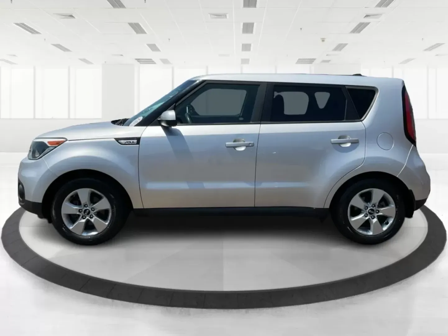 2018 Kia Soul Base 6A (KNDJN2A29J7) with an 1.6L L4 DOHC 16V engine, 6-Speed Automatic transmission, located at 8750 N County Rd 25A, Piqua, OH, 45356, (937) 908-9800, 40.164391, -84.232513 - Photo#19