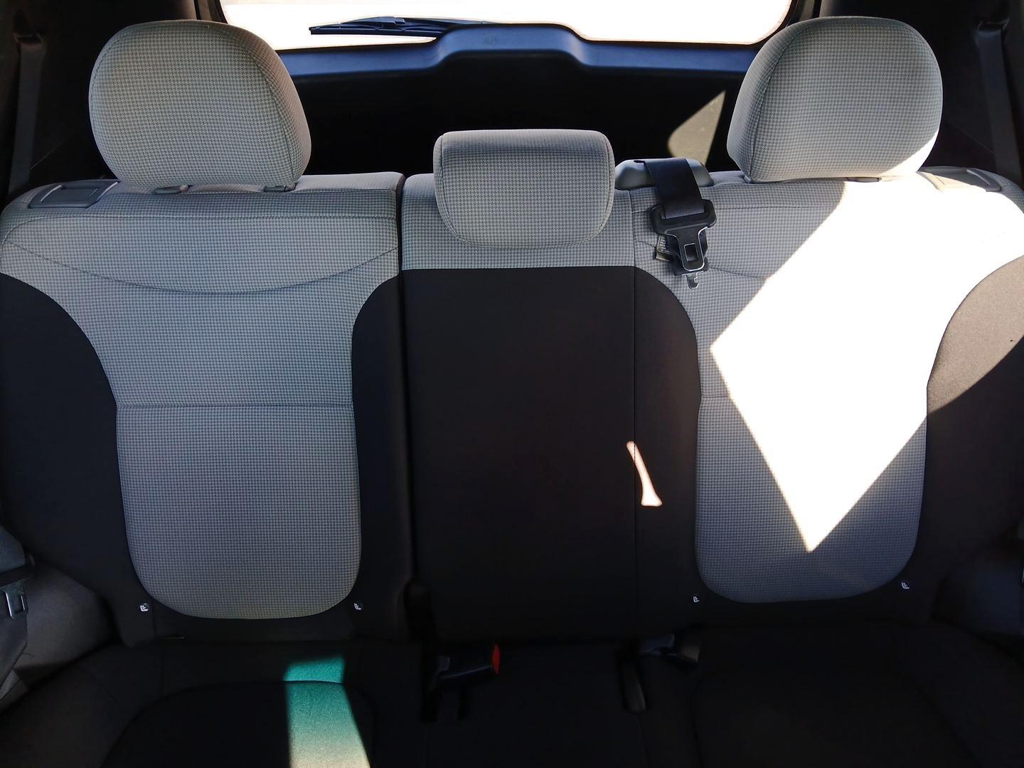 2018 Kia Soul Base 6A (KNDJN2A23J7) with an 1.6L L4 DOHC 16V engine, 6-Speed Automatic transmission, located at 401 Woodman Dr, Riverside, OH, 45431, (937) 908-9800, 39.761024, -84.120956 - Photo#11