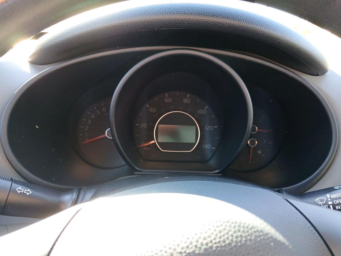 2018 Kia Soul Base 6A (KNDJN2A23J7) with an 1.6L L4 DOHC 16V engine, 6-Speed Automatic transmission, located at 401 Woodman Dr, Riverside, OH, 45431, (937) 908-9800, 39.761024, -84.120956 - Photo#12
