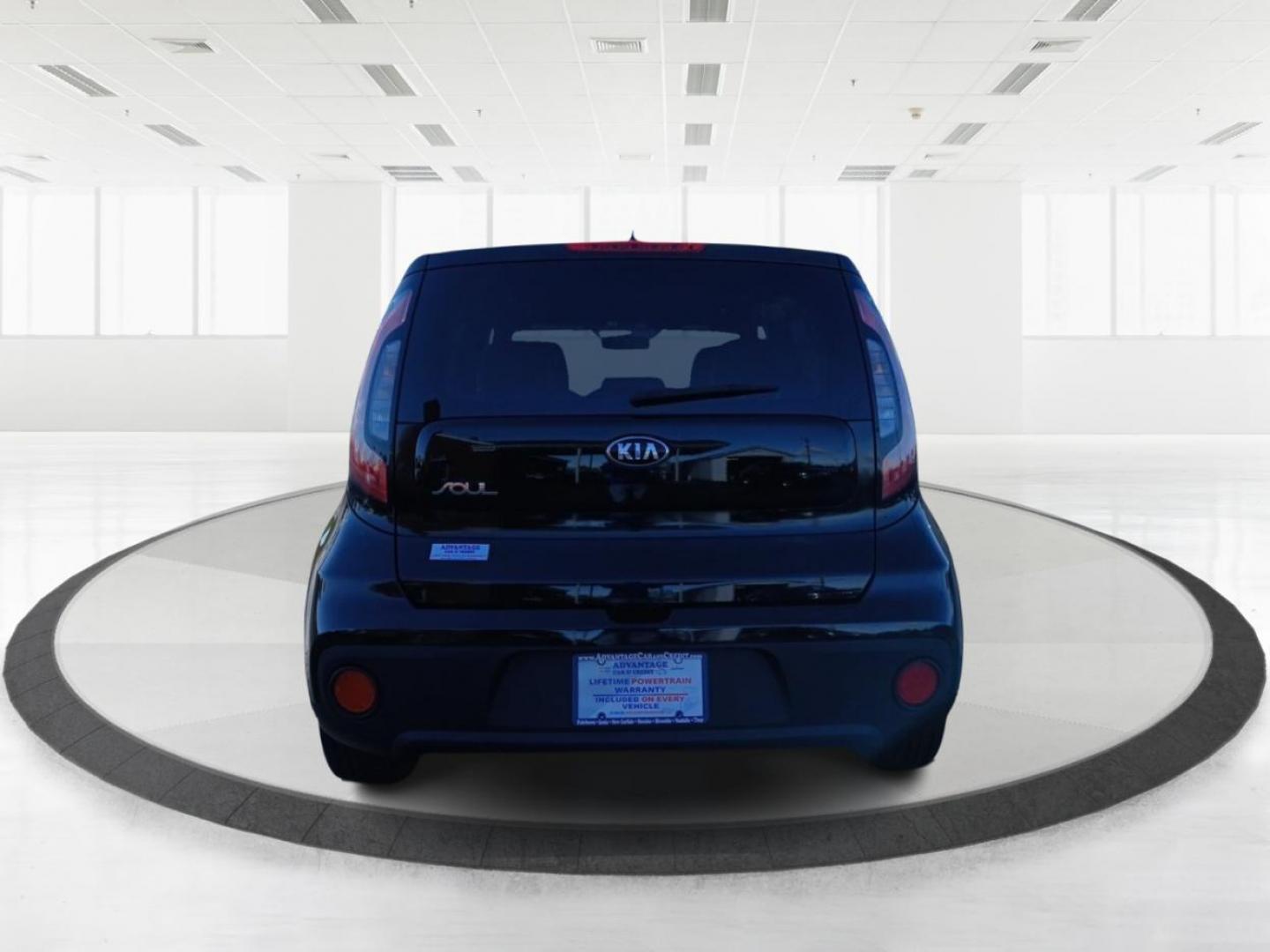 2018 Kia Soul Base 6A (KNDJN2A23J7) with an 1.6L L4 DOHC 16V engine, 6-Speed Automatic transmission, located at 401 Woodman Dr, Riverside, OH, 45431, (937) 908-9800, 39.761024, -84.120956 - Photo#2