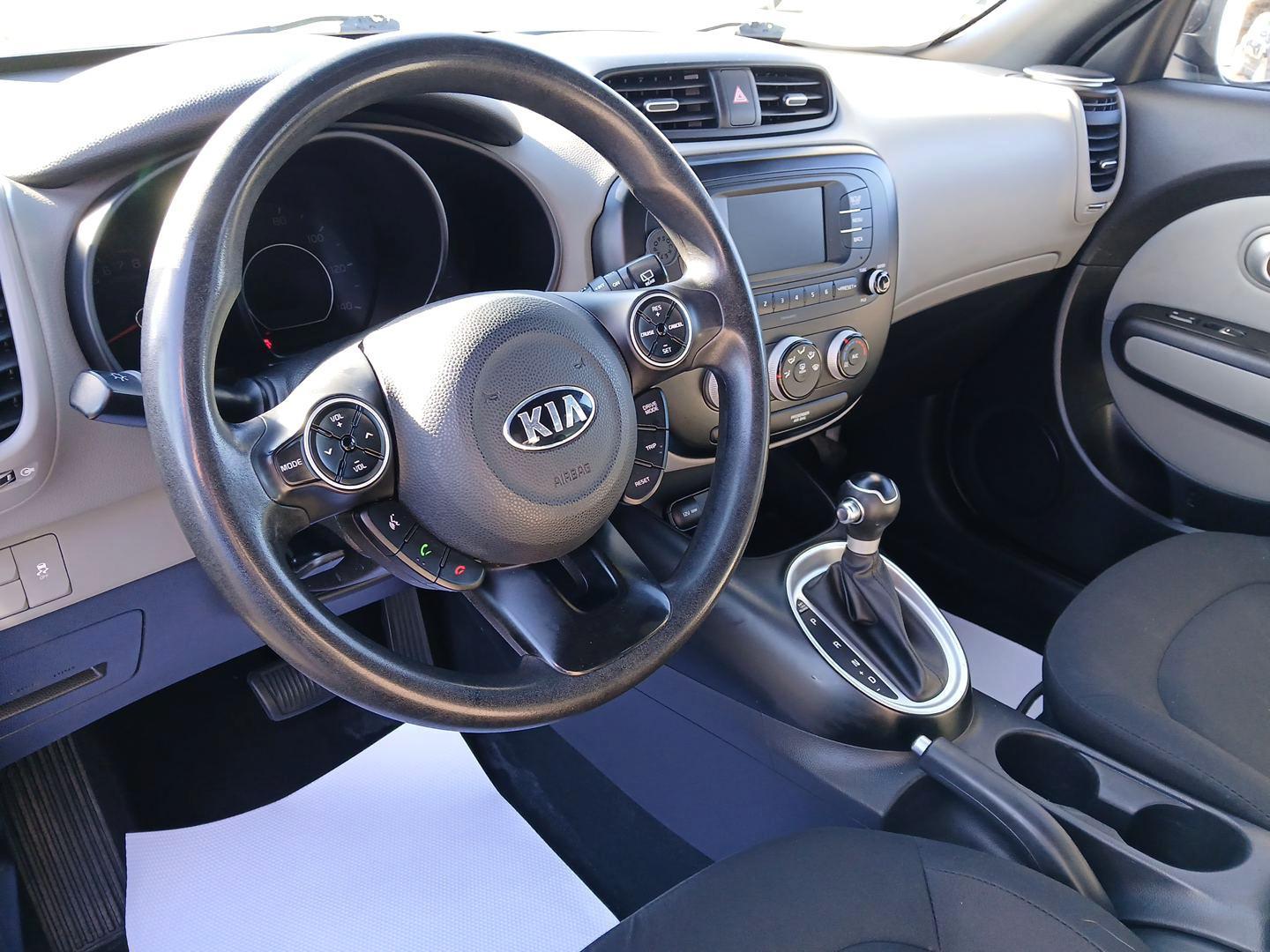 2018 Kia Soul Base 6A (KNDJN2A23J7) with an 1.6L L4 DOHC 16V engine, 6-Speed Automatic transmission, located at 401 Woodman Dr, Riverside, OH, 45431, (937) 908-9800, 39.761024, -84.120956 - Photo#6