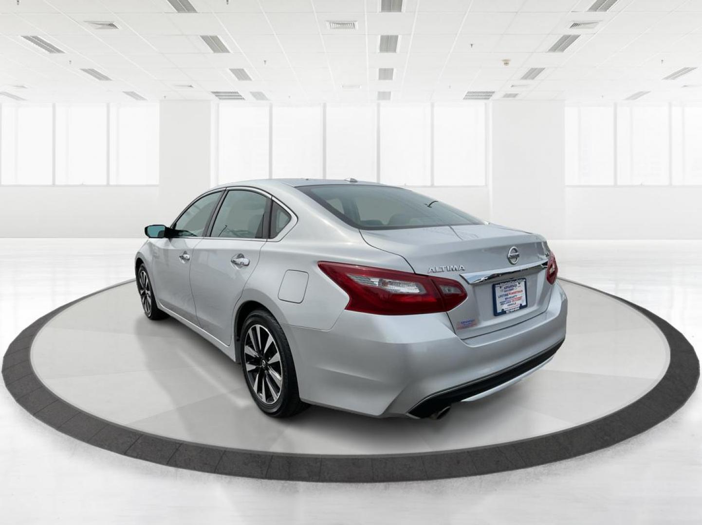 2018 Nissan Altima 2.5 SV (1N4AL3APXJC) with an 2.5L I-4 DOHC engine, located at 1951 S Dayton Lakeview Rd., New Carlisle, OH, 45344, (937) 908-9800, 39.890999, -84.050255 - Photo#4