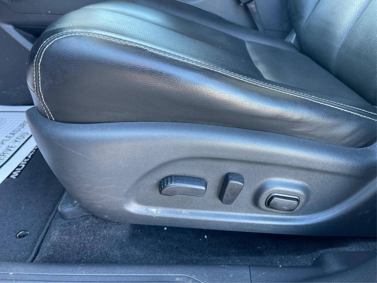 2018 Nissan Murano SL AWD (5N1AZ2MH4JN) with an 3.5L V6 DOHC 24V engine, Continuously Variable Transmission transmission, located at 880 E. National Road, OH, 45377, (937) 908-9800, 39.891918, -84.183975 - Photo#17